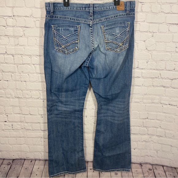 BKE Womens Jeans 34x31.5 Drew Light Blue Distressed Hem Stretch Buckle - Picture 5 of 10